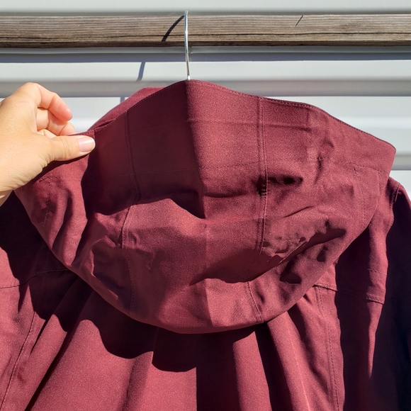 REI E1 Elements long bugandy rain coat - Picture 10 of 13